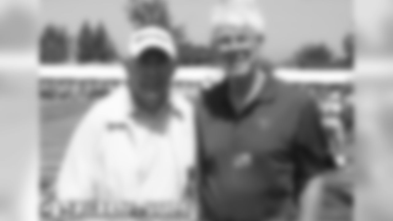 Former 49ers John Brodie and Len Rohde watch practice