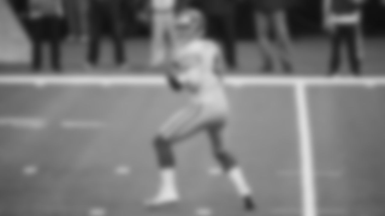 QB Nick Mullens
