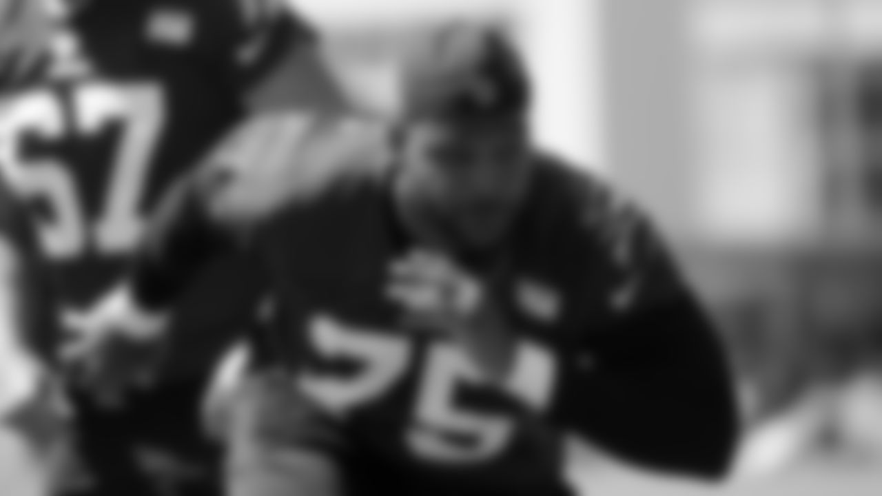 OL Laken Tomlinson