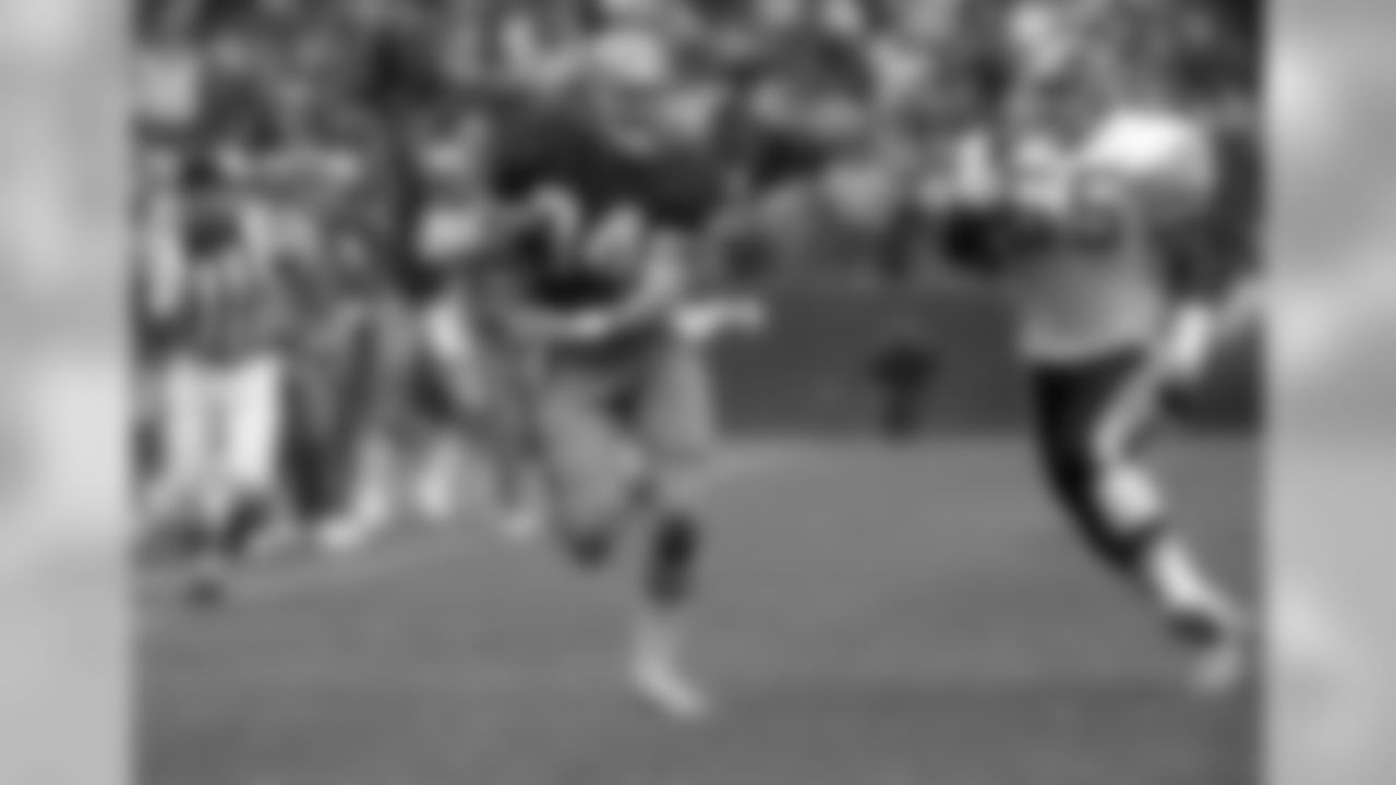 1993 -- 49ers pass-catcher Brent Jones.
