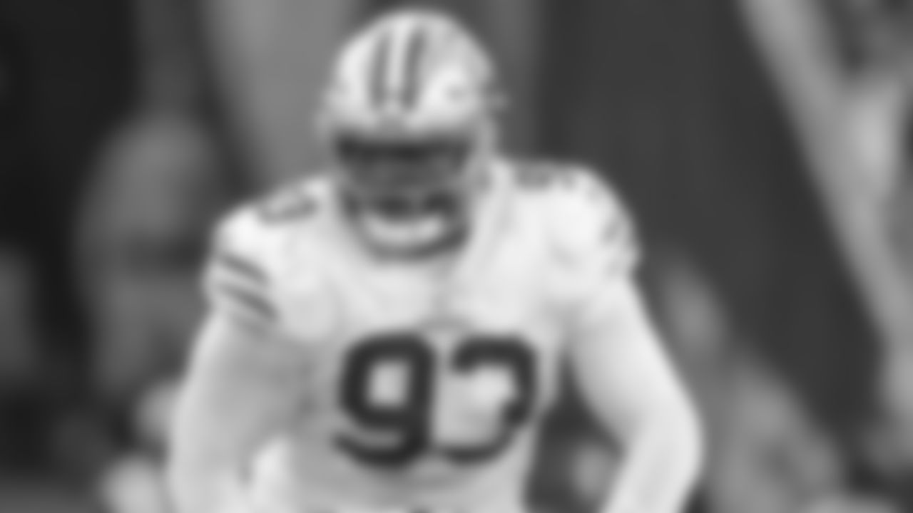 DL D.J. Jones