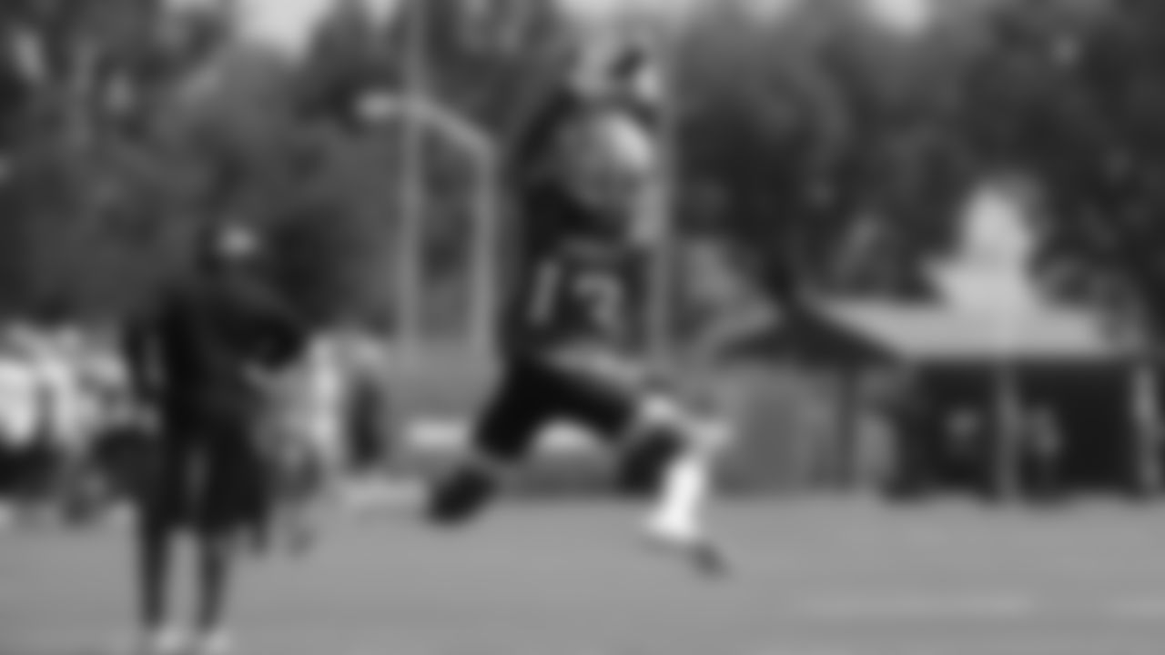 WR Richie James