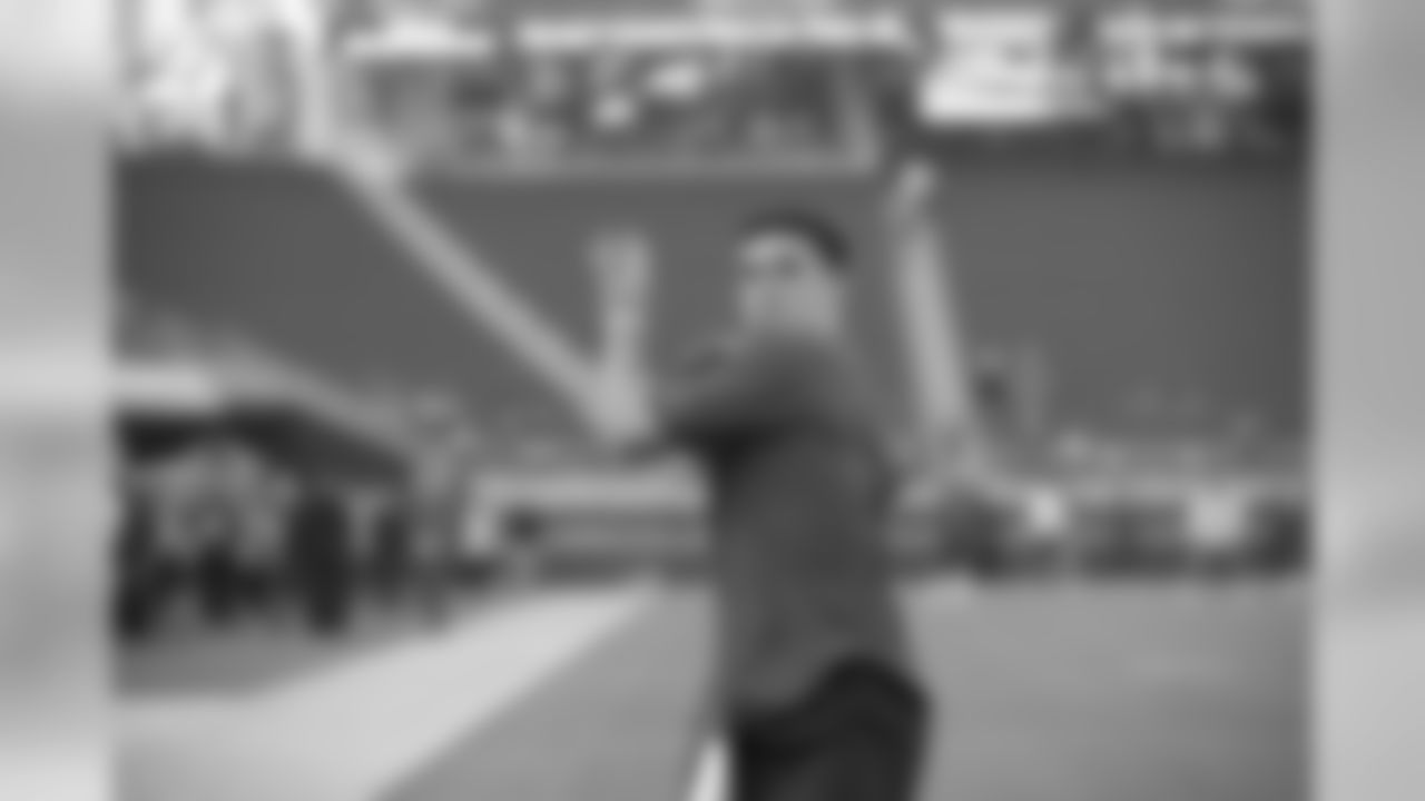 QB Nick Mullens