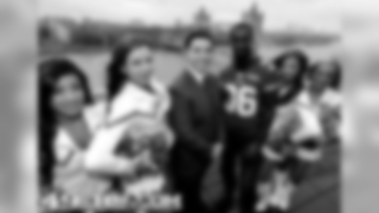 Jed York, Sahwntae Spencer and the Gold Rush at the Tower Bridge