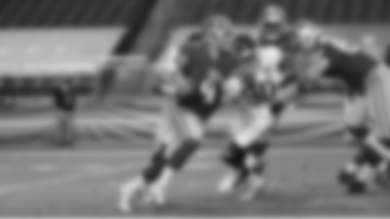 QB Nick Mullens