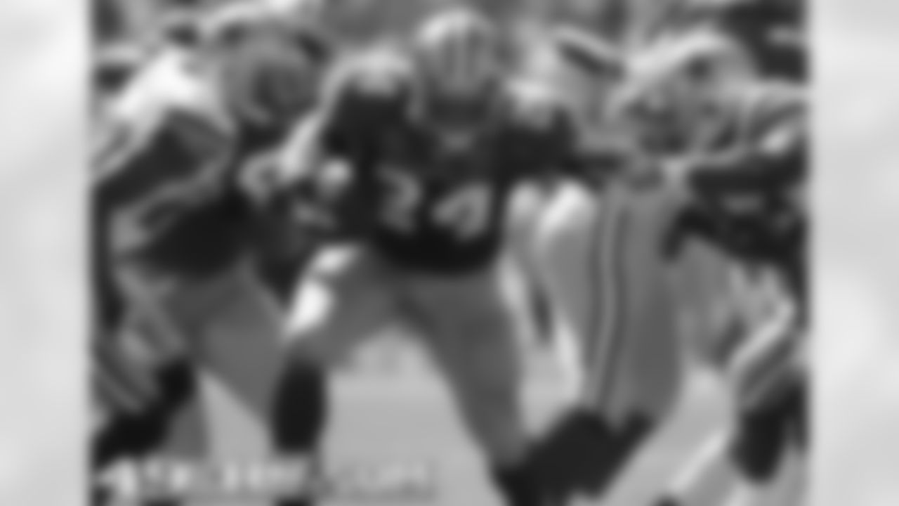 RB Anthony Dixon
