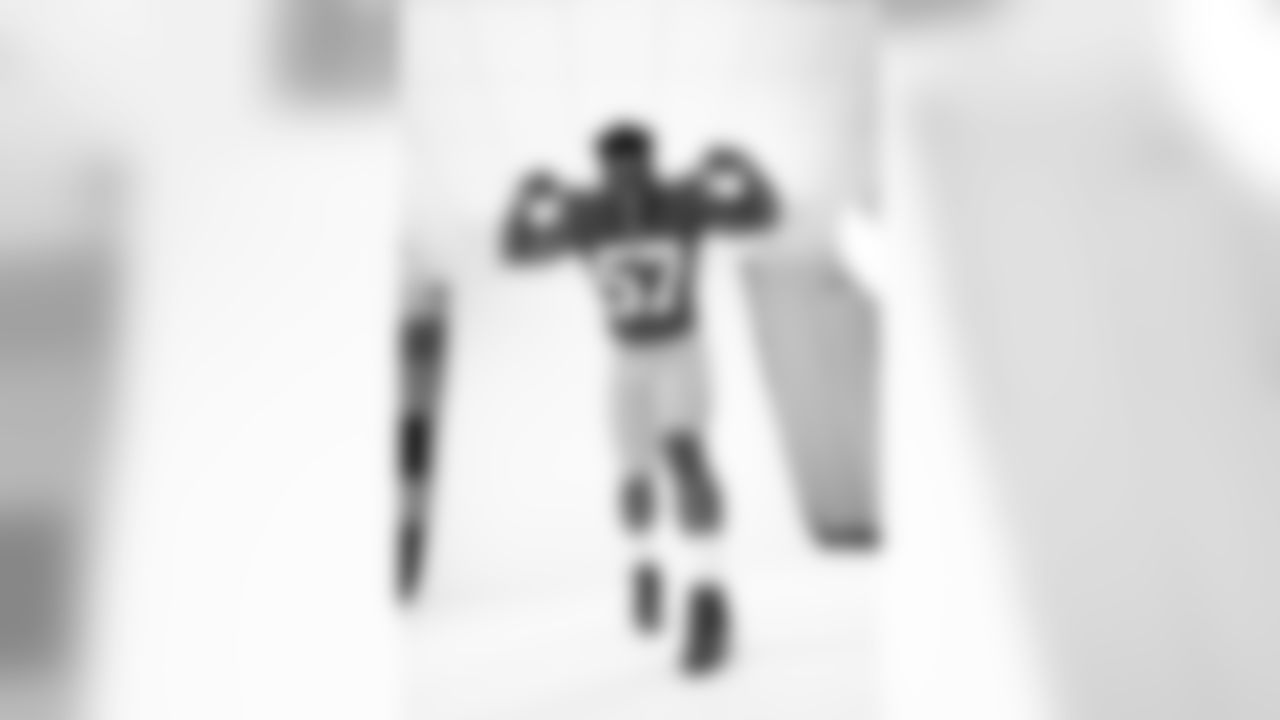 LB Dre Greenlaw