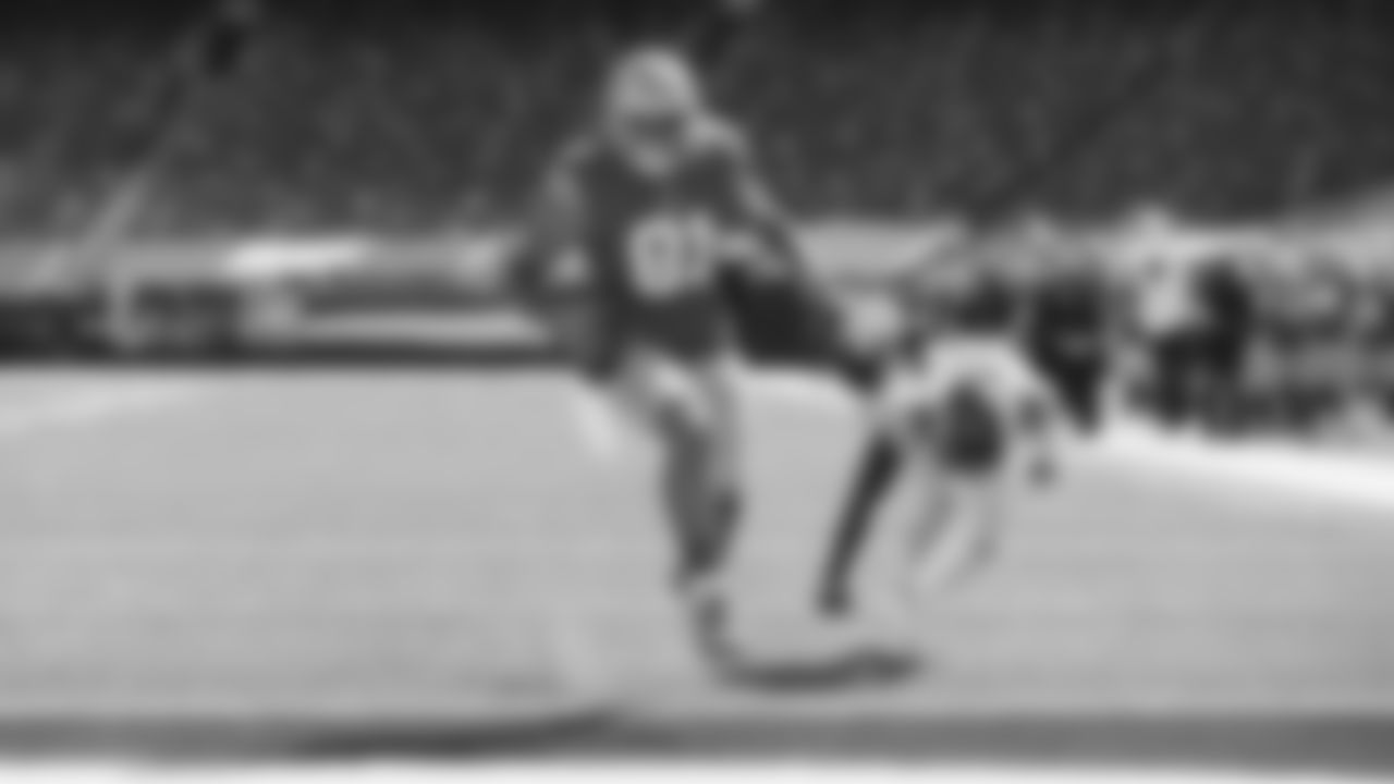 TE Jordan Reed
Unrestricted Free Agent
