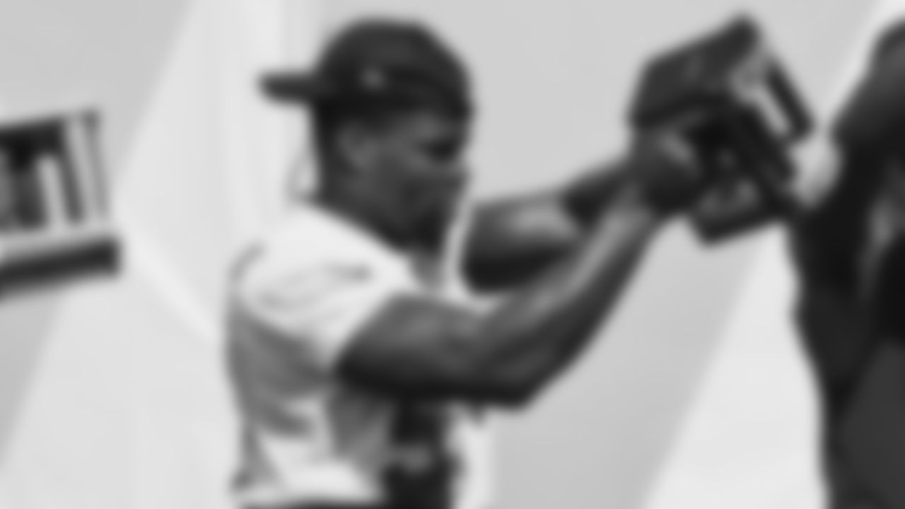 LB Dre Greenlaw