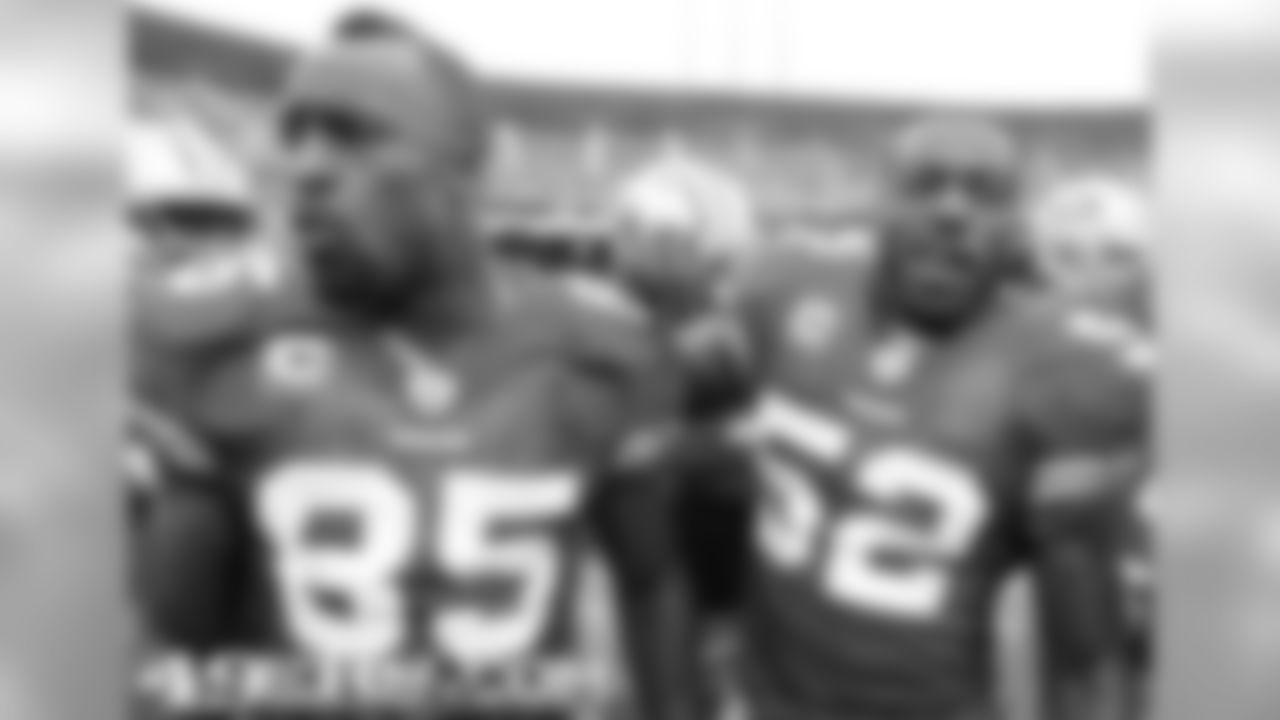 TE Vernon Davis and LB Patrick Willis pregame