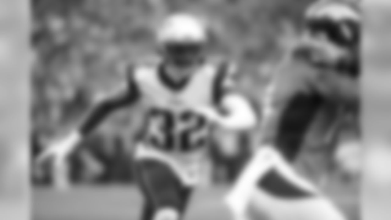 S 32 Devin McCourty