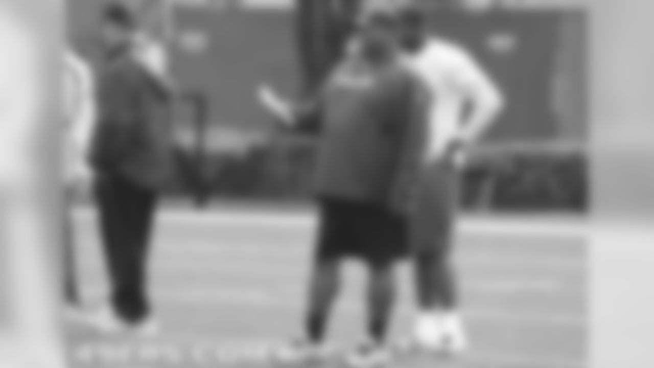 Inside Linebackers Coach Vantz Singletary
