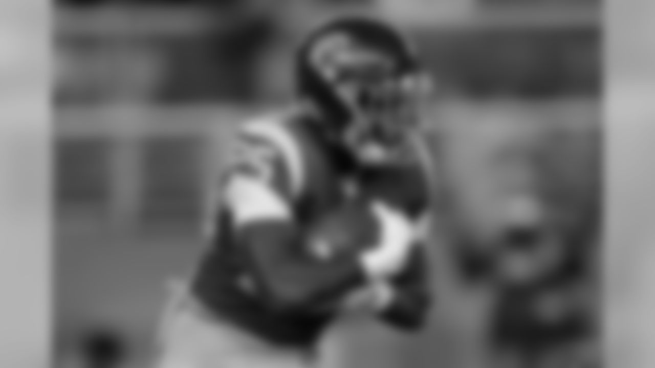 Jones is one of the most explosive players in the draft. He's similar to Jamaal Charles in size and style. On inside runs, he's very aggressive in attacking the line of scrimmage and can avoid defenders in tight quarters. He has tackle-breaking power as a result of his lower-leg drive and he mixes in a violent stiff arm. He has a good feel for the cutback lane and displays exceptional lateral burst. On outside runs, he easily gets to the perimeter and is elusive in space. Once he gets a step, Jones has elite breakaway speed. He has improved as both a receiver and blocker. He fought the ball as a sophomore, but was more comfortable as a pass-catcher this fall. He is aware in pass pro, but still gets caught on his heels at times. Overall, Jones is a threat to score every time he touches the ball and I love his toughness and upside in the passing game.