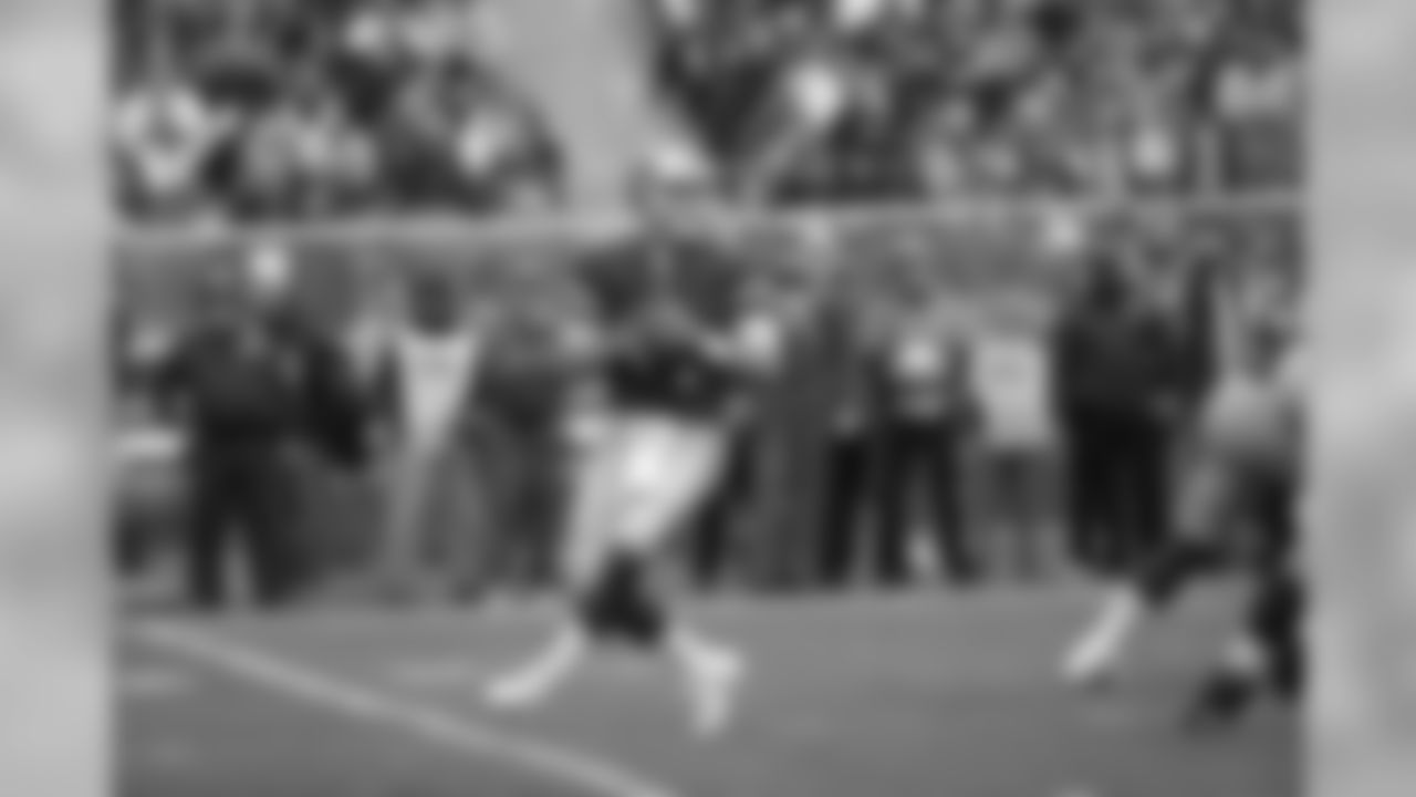 QB Nick Mullens