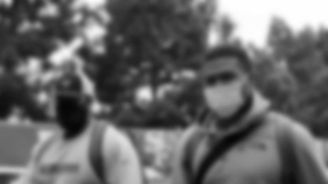 DL Darrion Daniels, LB Justin Hilliard