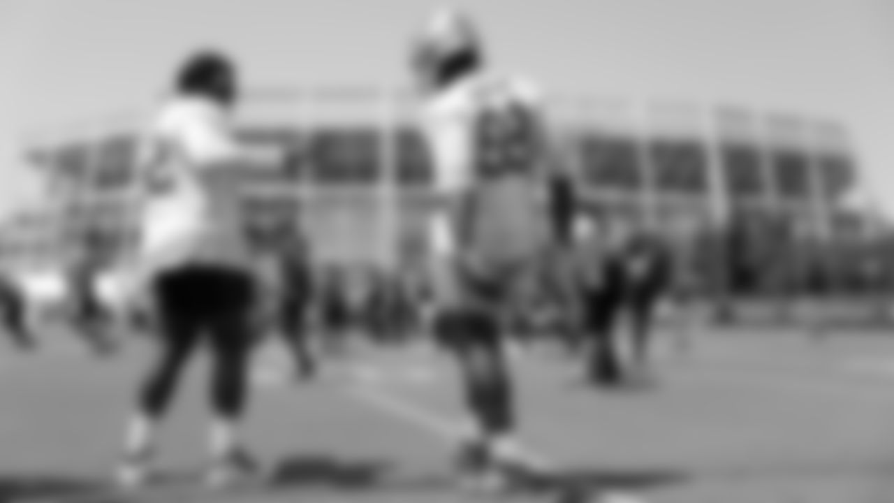 DL Zach Kerr, DT Javon Kinlaw