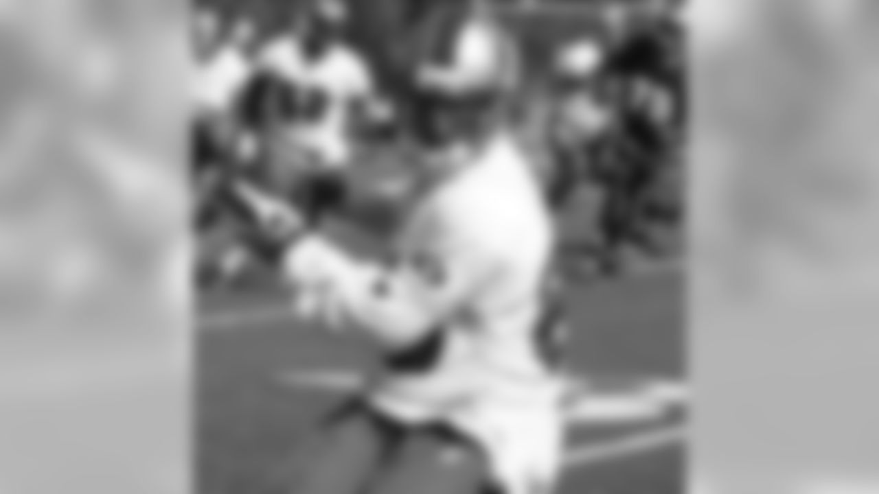 WR Arnaz Battle
