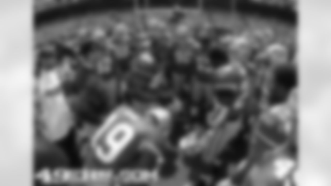 The 49ers huddle before the game