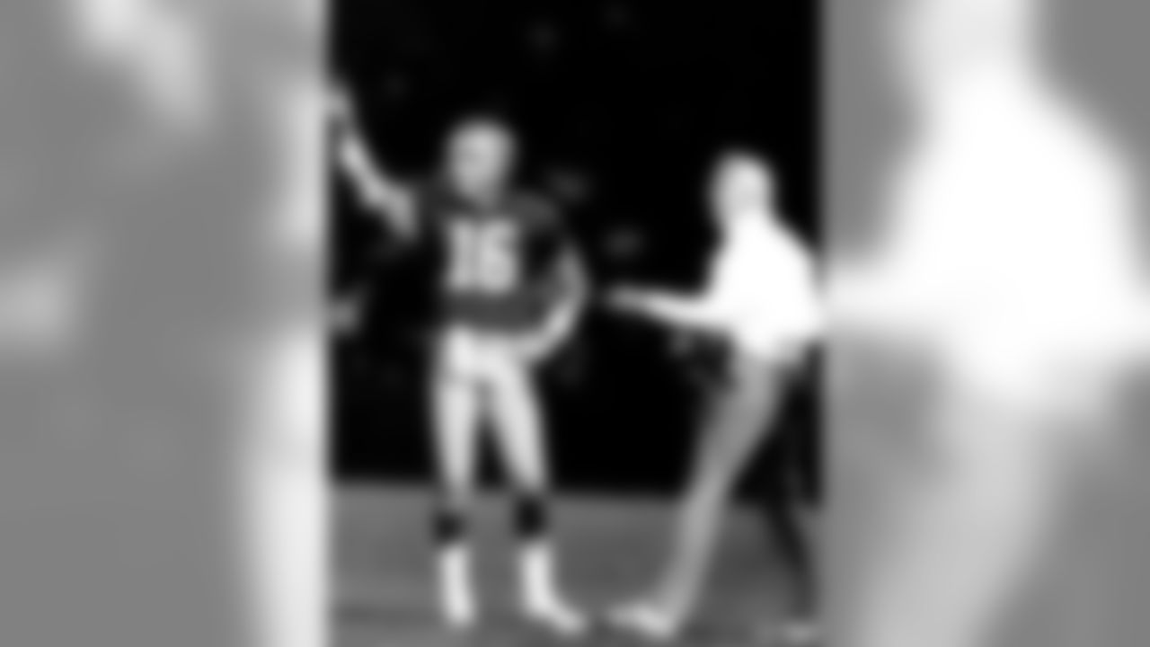 QB Joe Montana and Bill Walsh