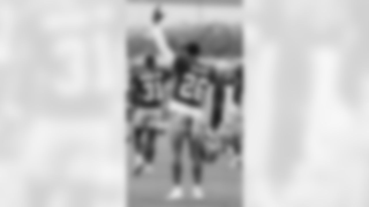 CB Isaiah Oliver