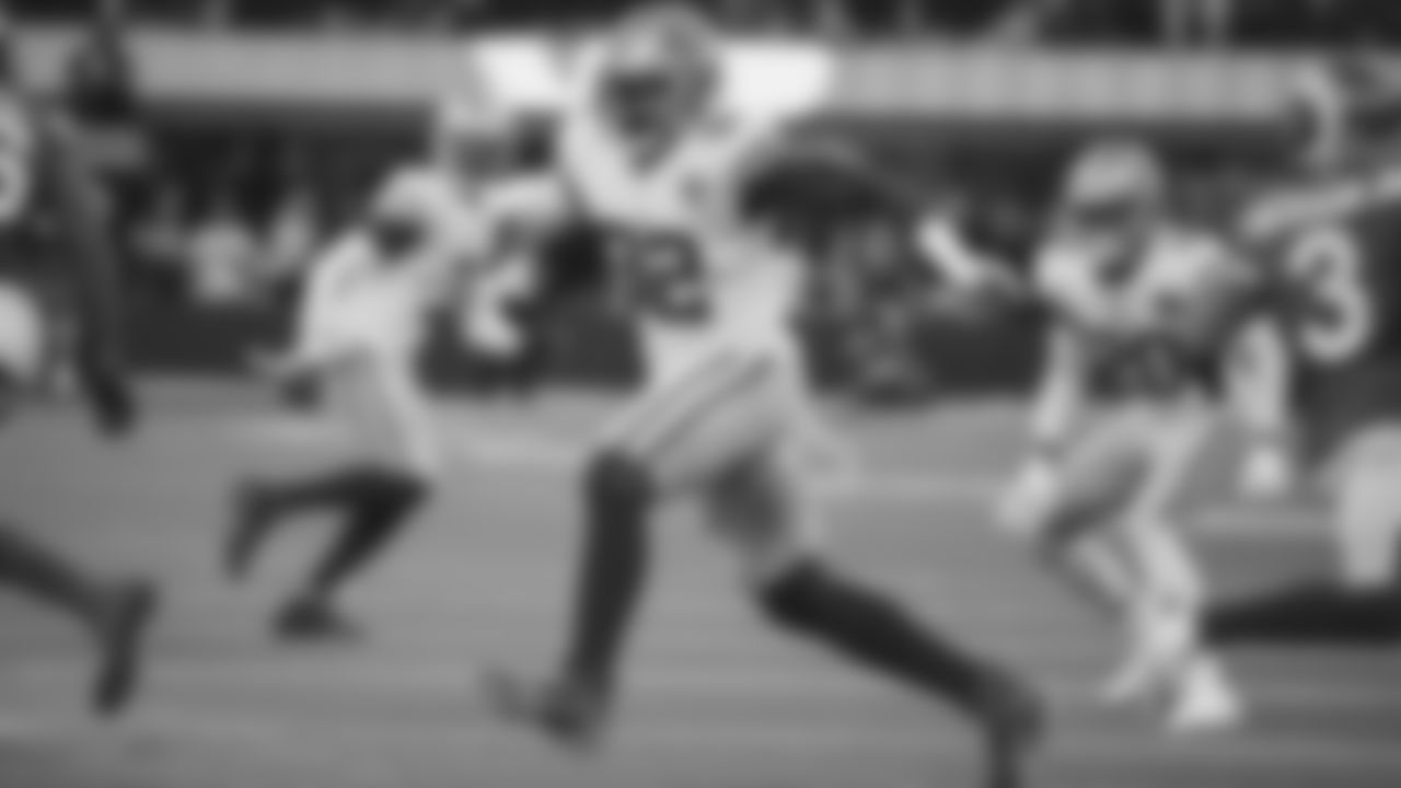 DL Charles Omenihu