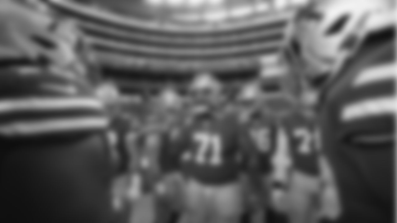T Trent Williams