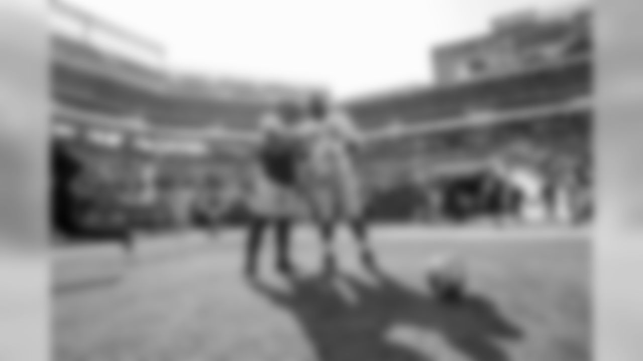 LB Reuben Foster and NT Quinton Dial