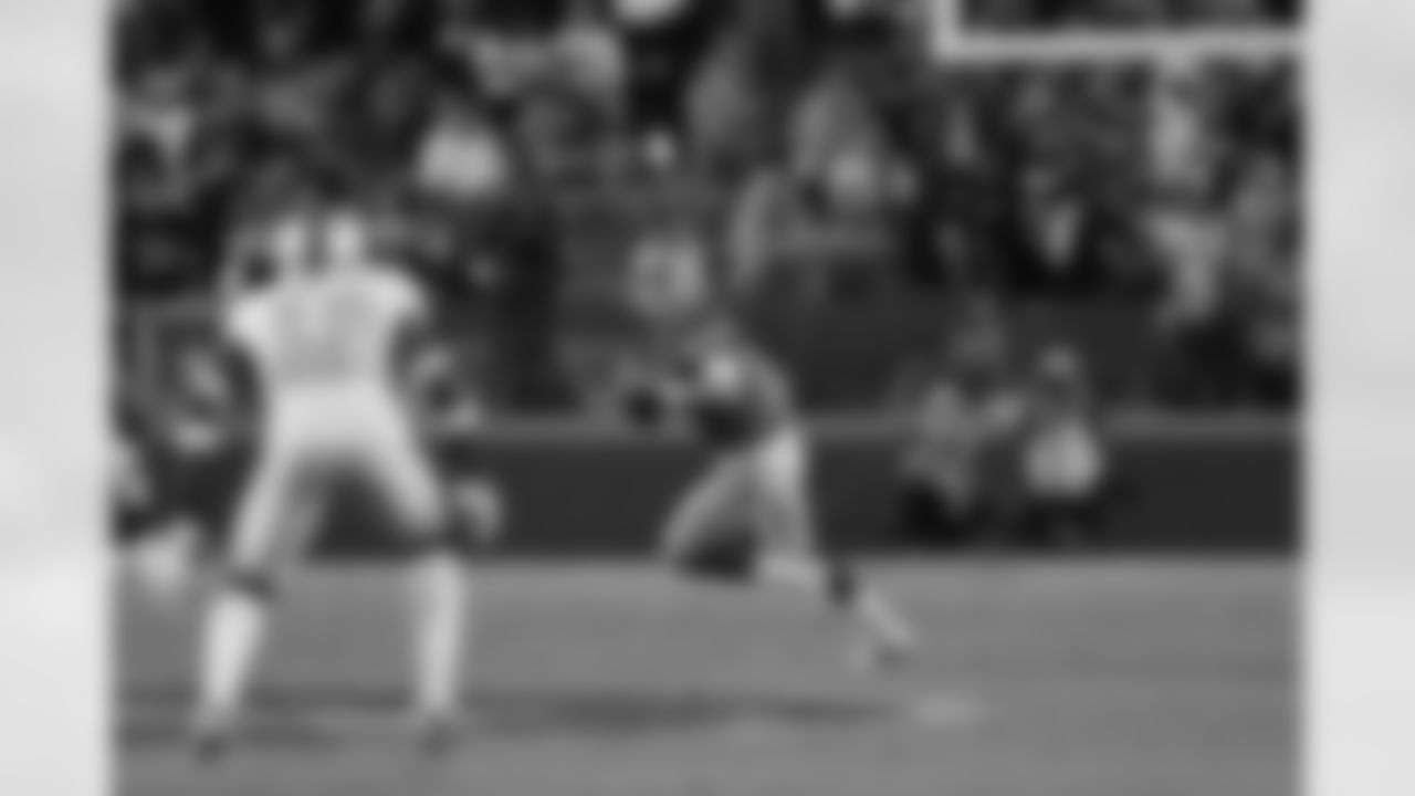 QB Nick Mullens