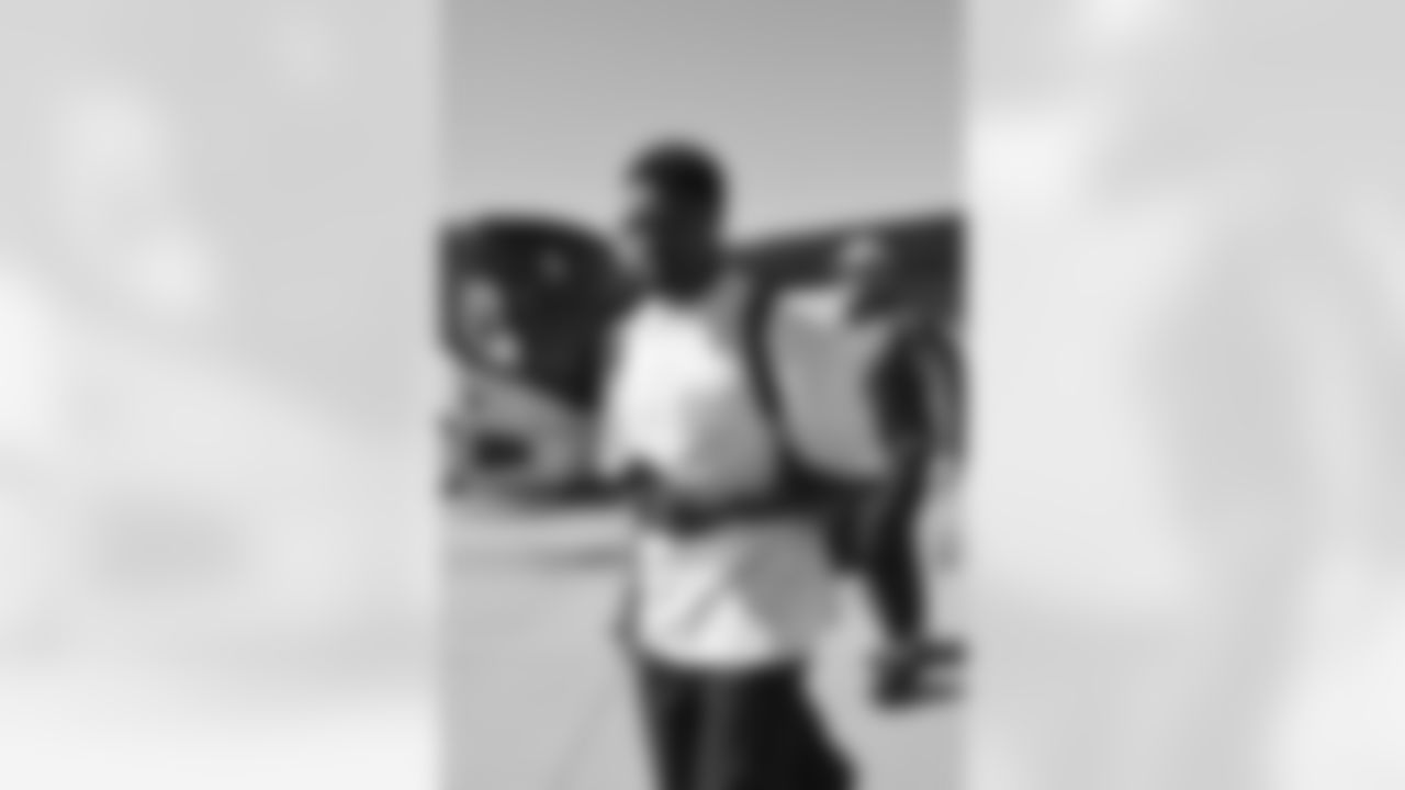 LB Oren Burks