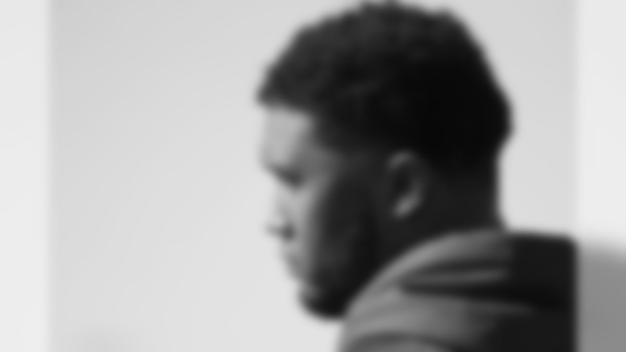 DL DeForest Buckner