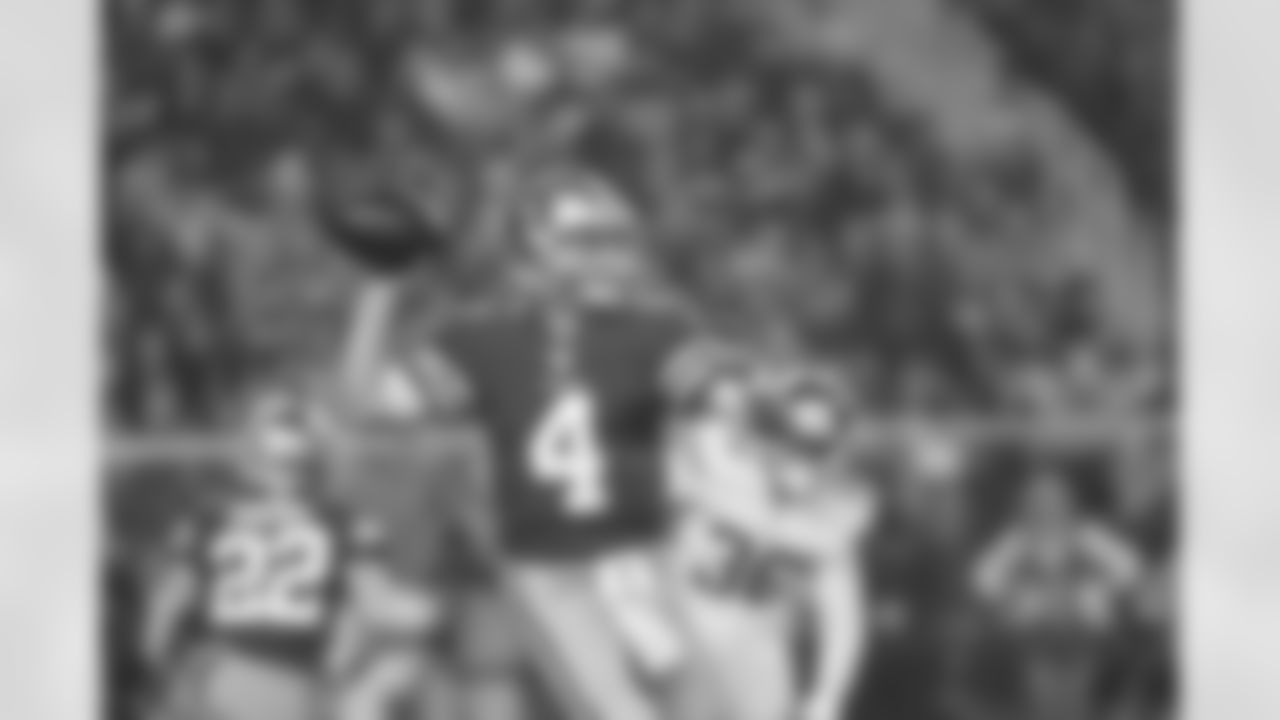 QB Nick Mullens