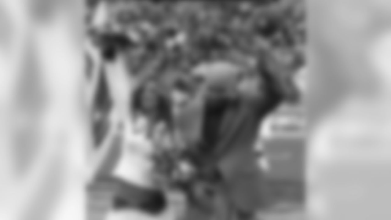 HOF FB Joe Perry (1948-1960, 1963)