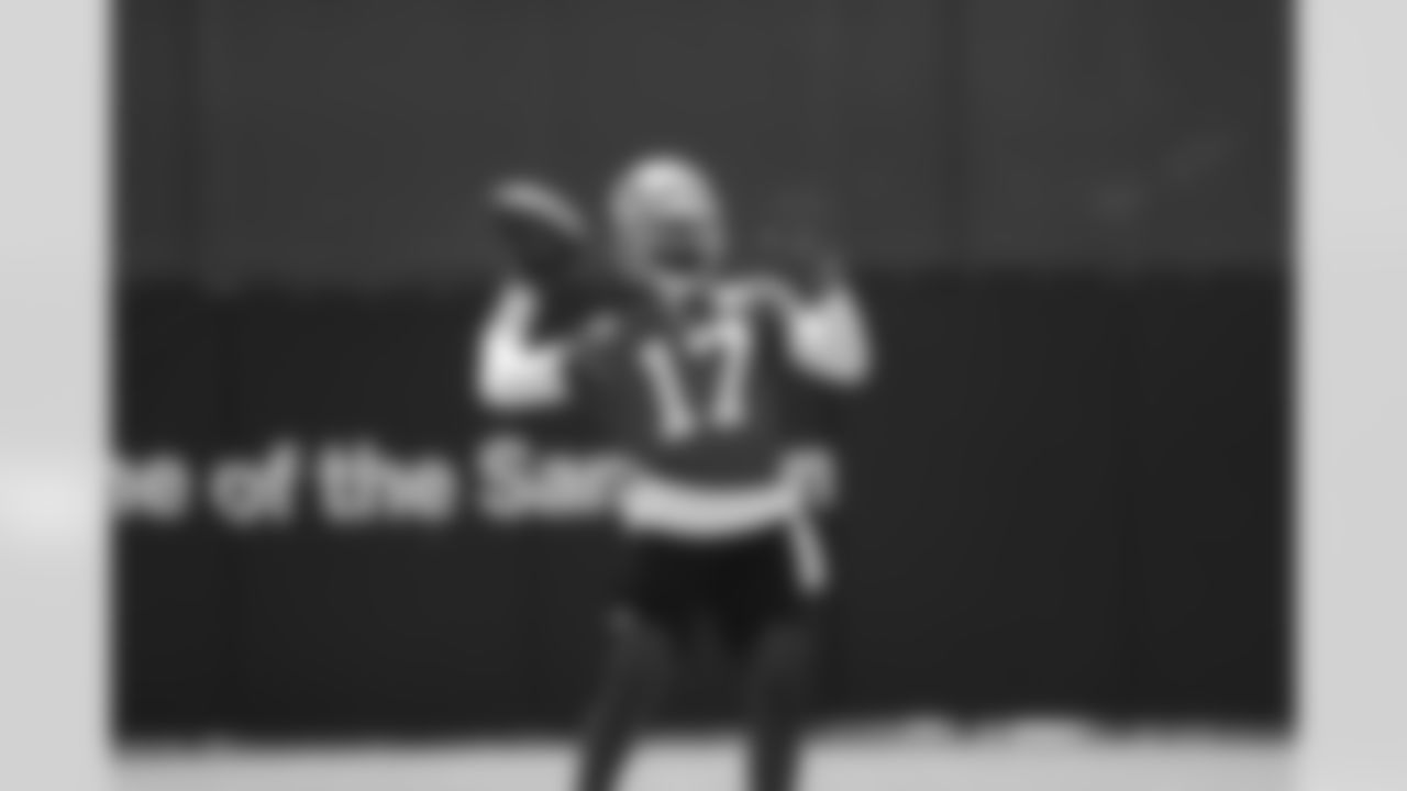 WR Victor Bolden Jr.