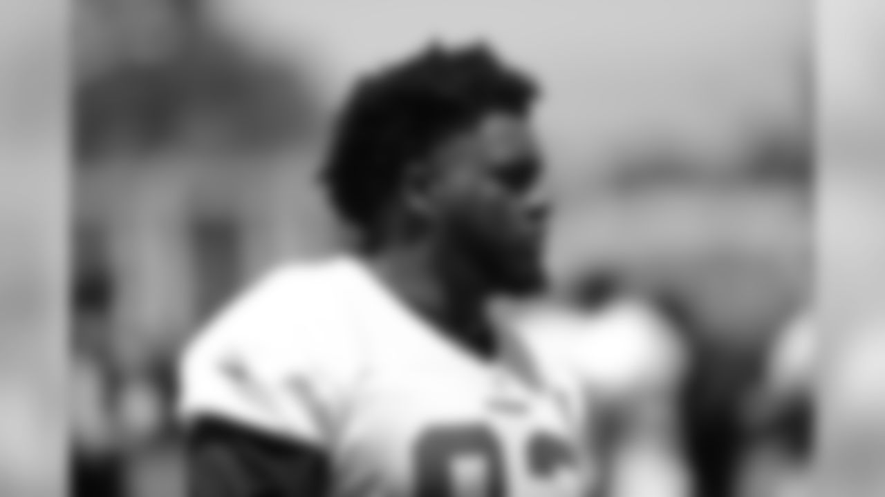 DL D.J. Jones