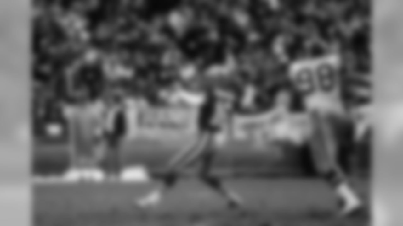 QB Joe Montana