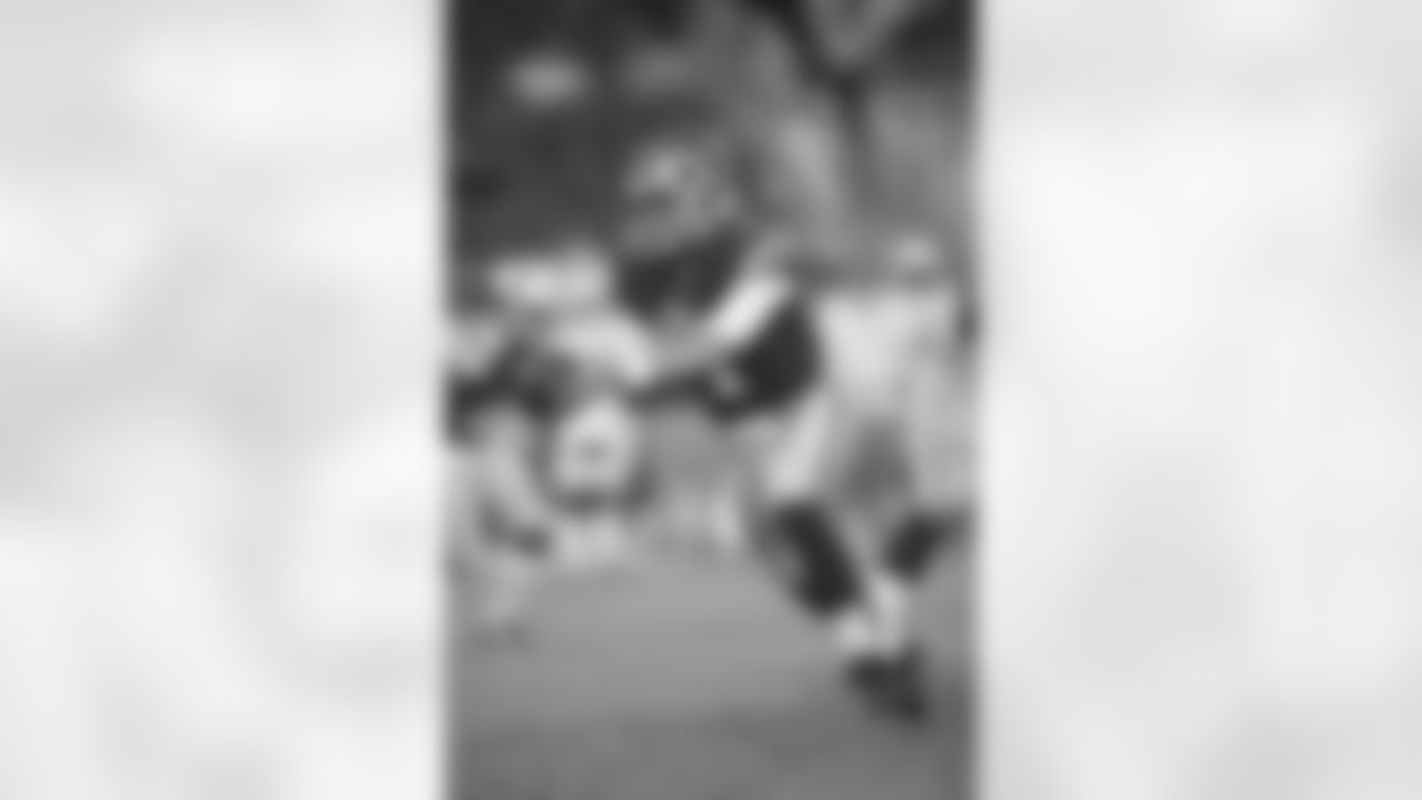 QB Nick Mullens