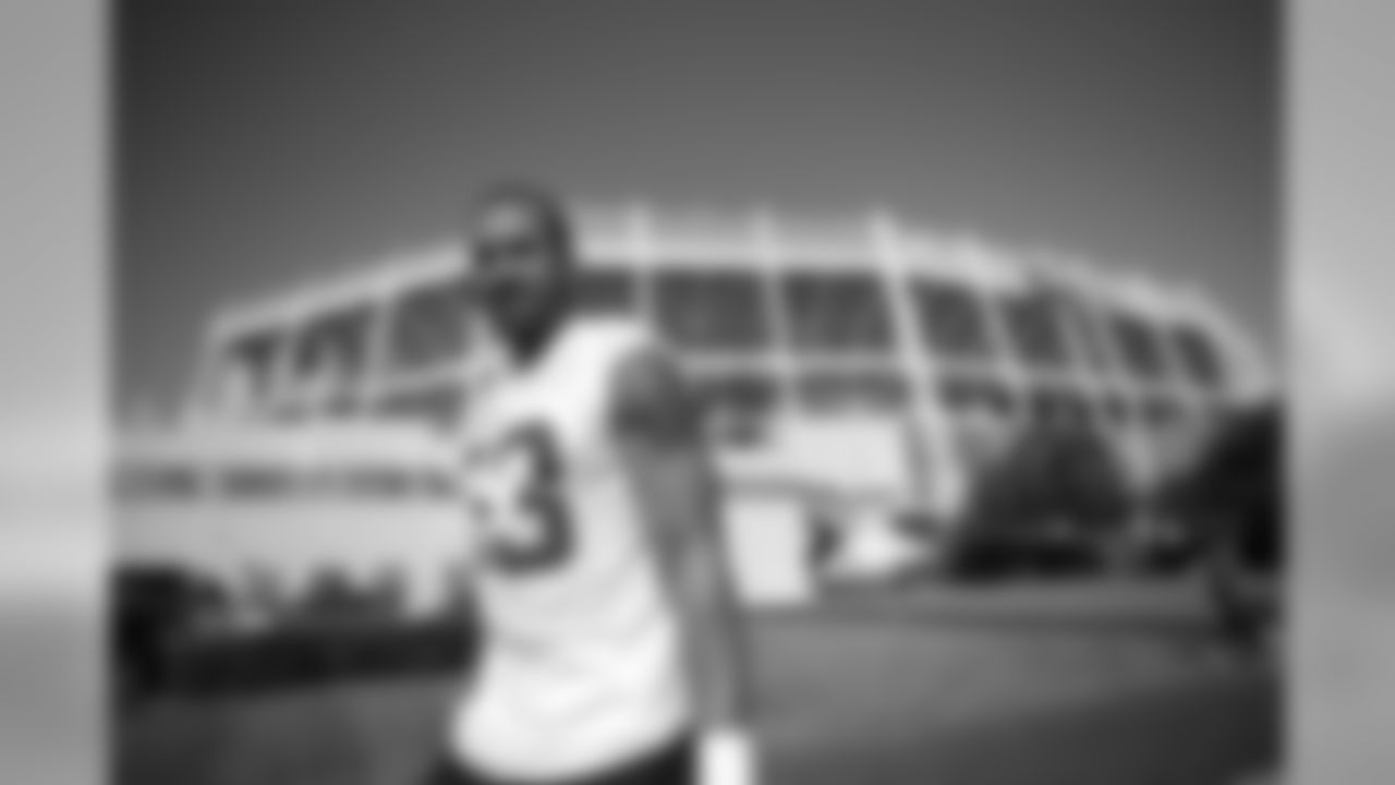 LB Mark Nzeocha