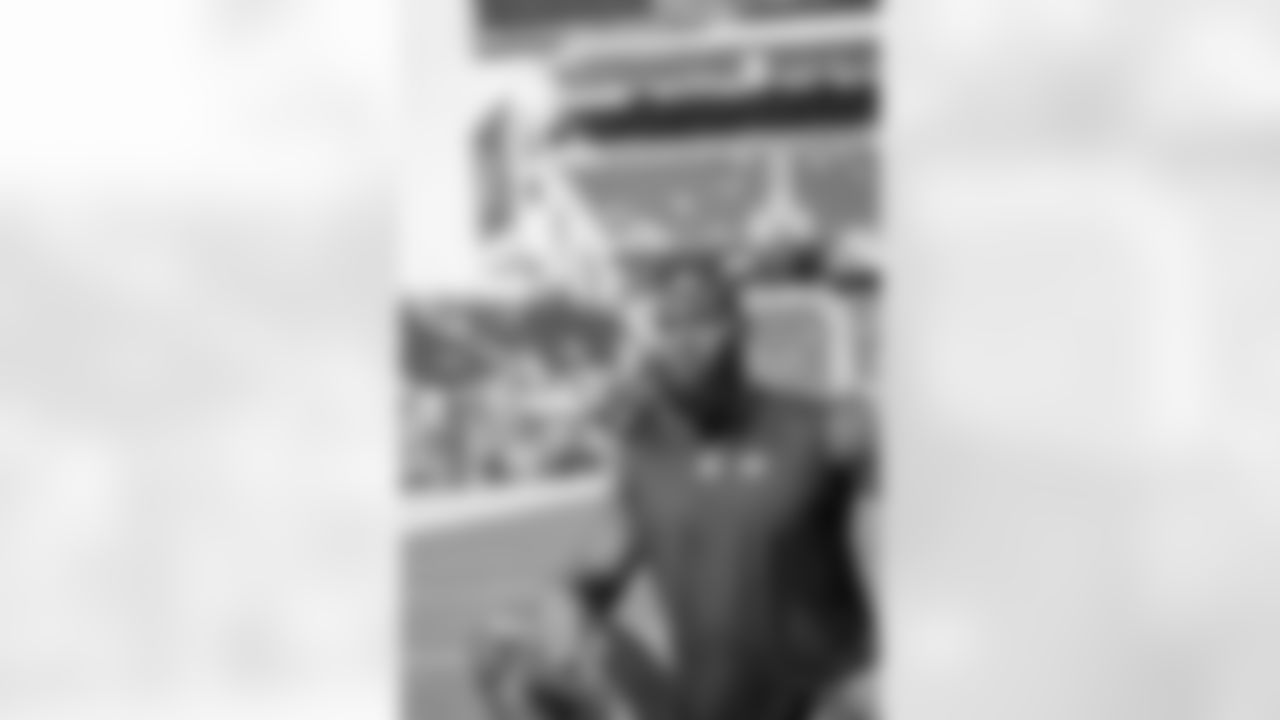 DL Charles Omenihu