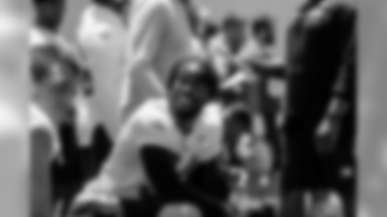 LB Ray-Ray Armstrong