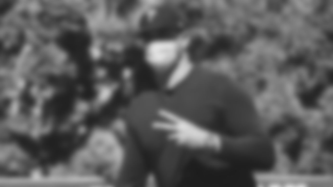 T Mike McGlinchey