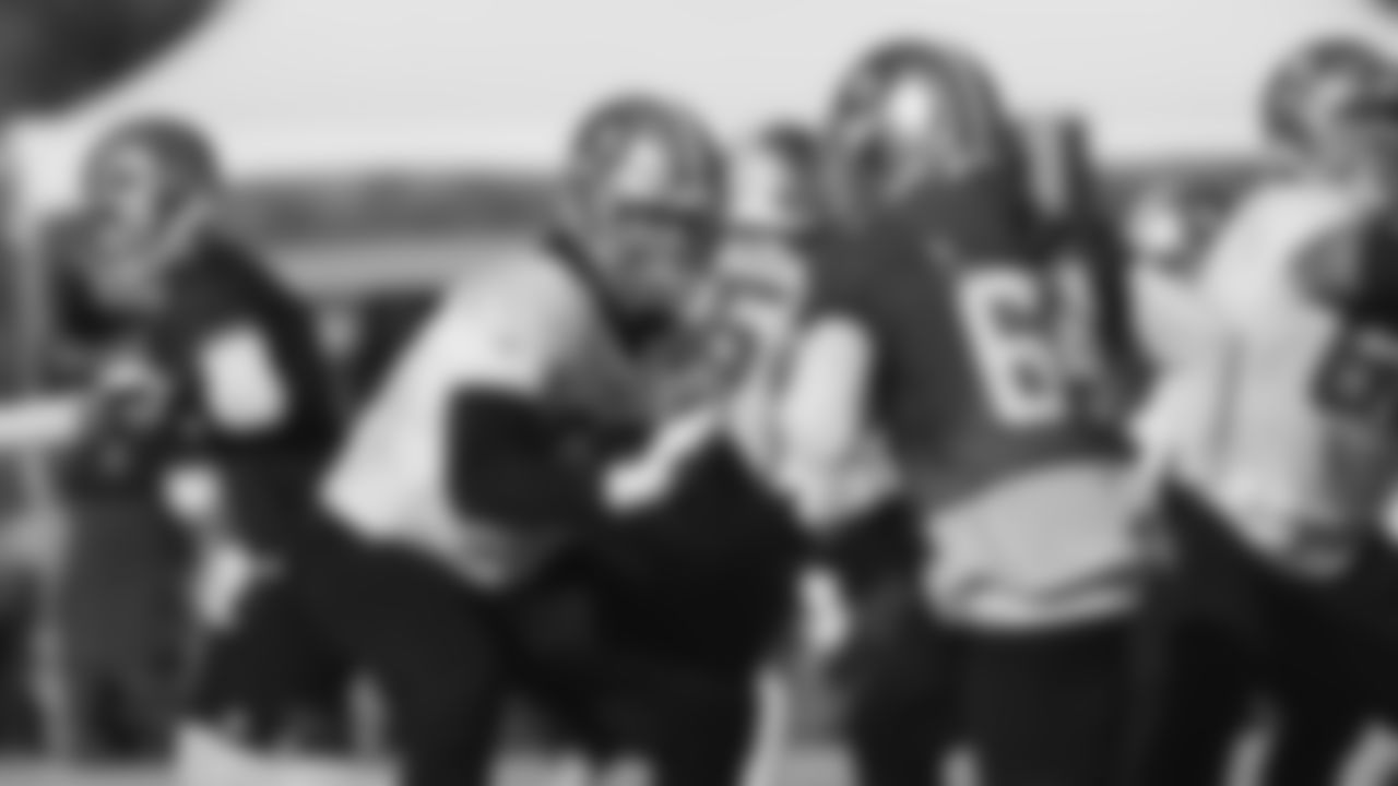 T Mike McGlinchey, DL Alex Barrett