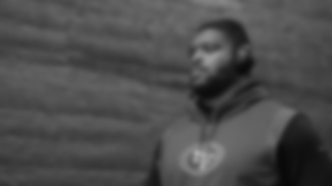 OL Laken Tomlinson