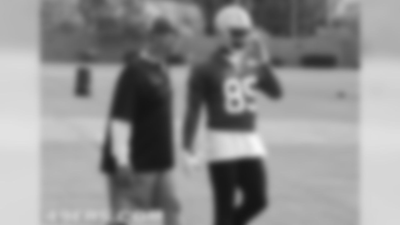 Tight Ends Coach Pete Hoener and TE Vernon Davis
