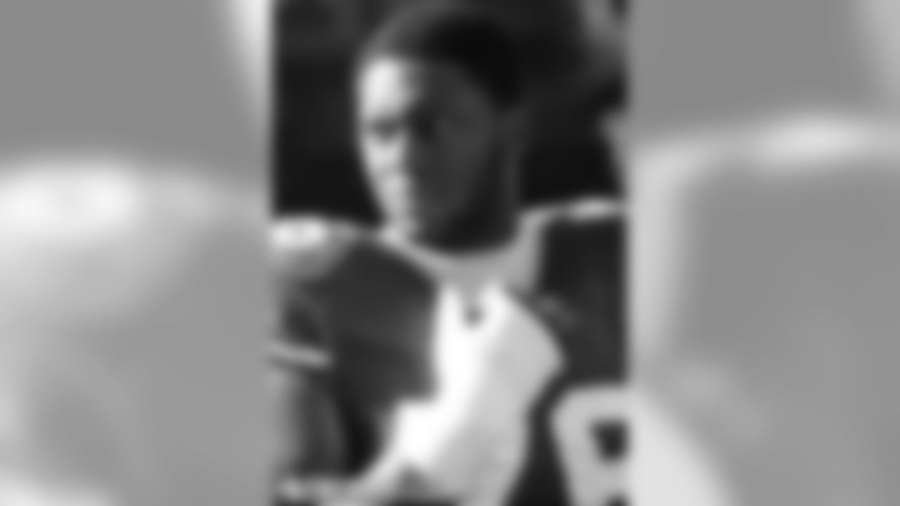 T Anthony Davis pregame vs. Tampa Bay