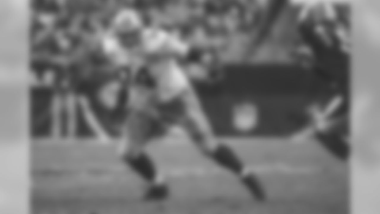 T Joe Staley