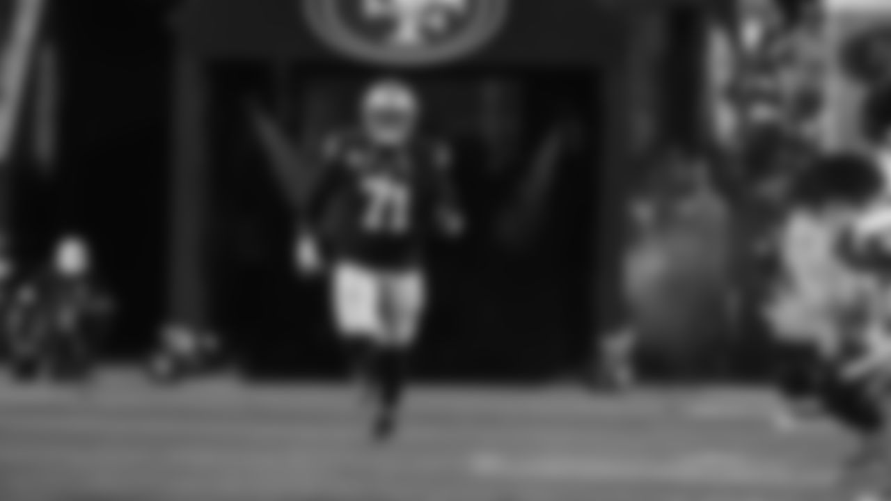T Trent Williams
