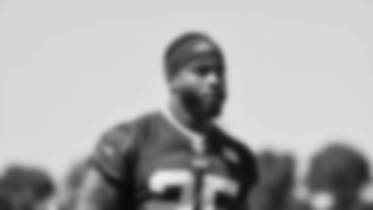 RB Elijah Mitchell