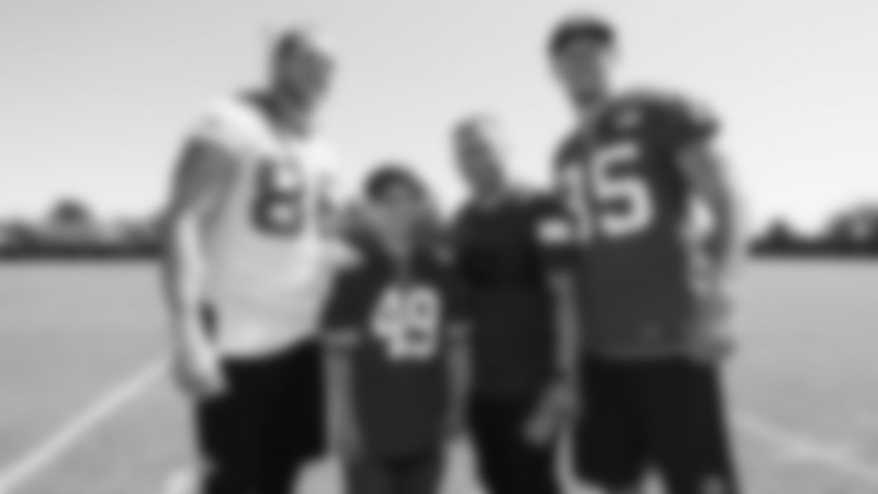 LS Kyle Nelson and TE George Kittle