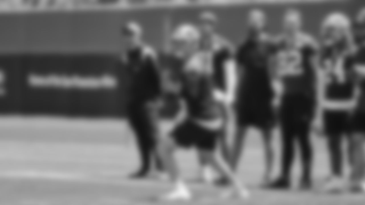QB Sam Darnold