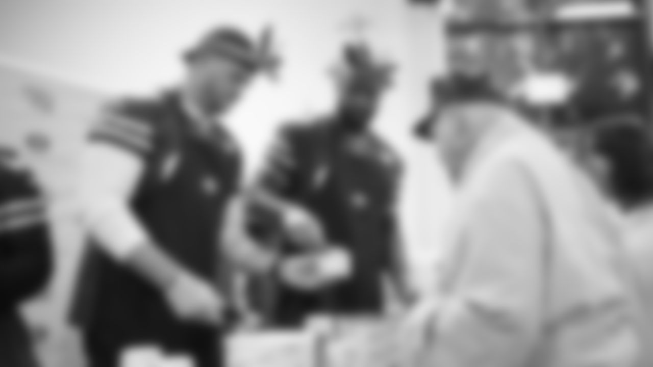 T Mike McGlinchey, Colts DT DeForest Buckner